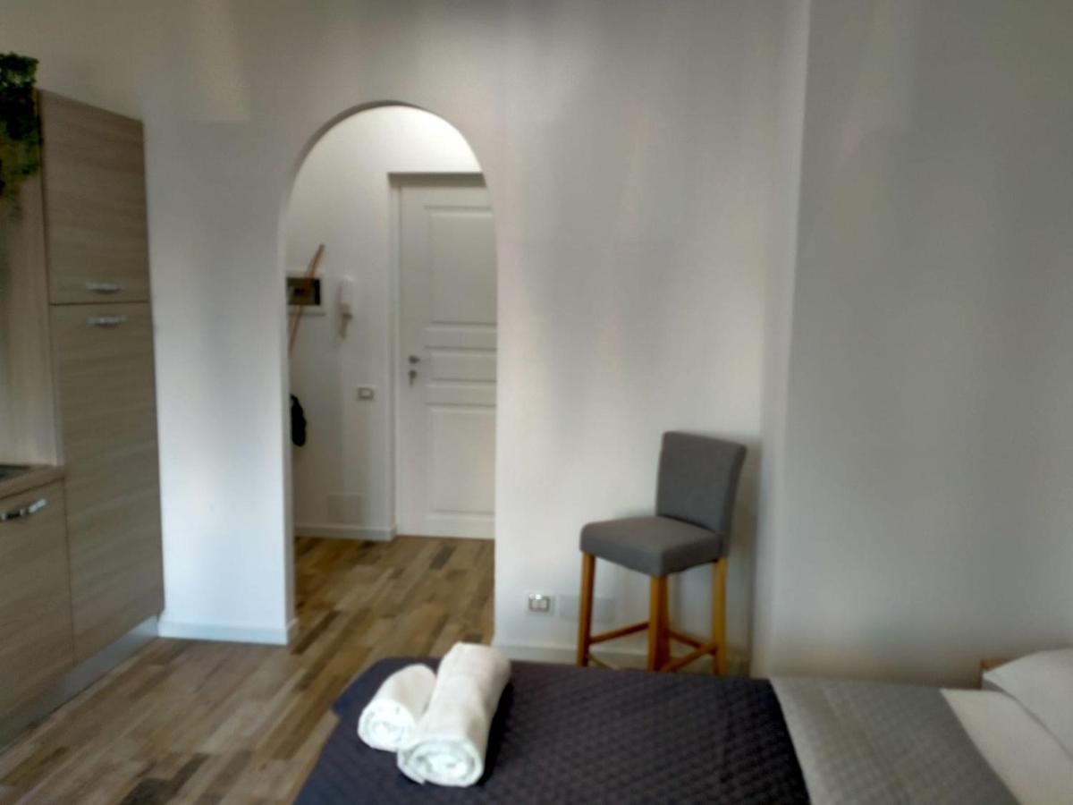 Suite Room Malpensa B&B Cardano Al Campo Exterior foto